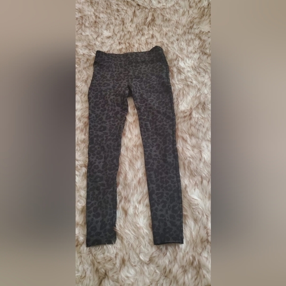 LOFT Animal Print Jegging Size L Jeggings Black Gray Leopard Knit Slim Stretch🌴 - Picture 2 of 6